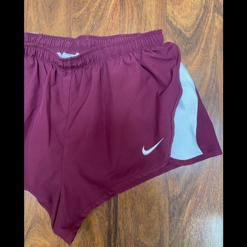 ❤️ Nike Dri-FIT Running Shorts • Medium • Good Condition - Picture 4 of 5